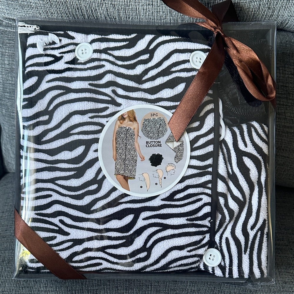 Zebra Print Button Closure Spa Set